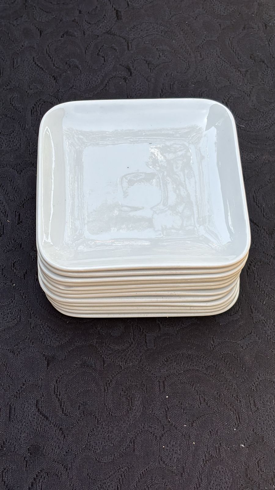 10 platos pequeños cuadrados de cerámica