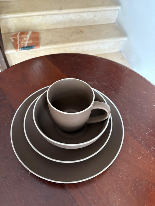 Set ceramica Cuatro piezaschocolate