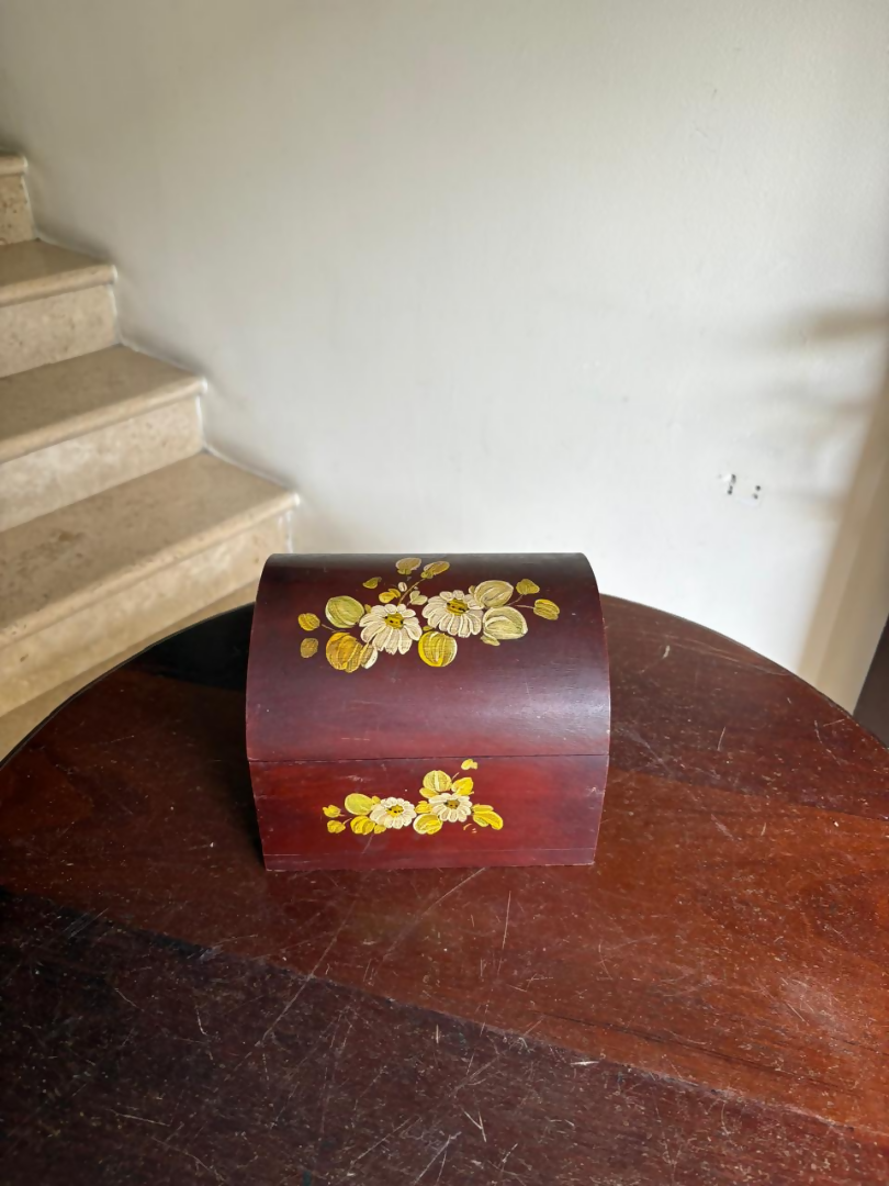 Baul madera flores