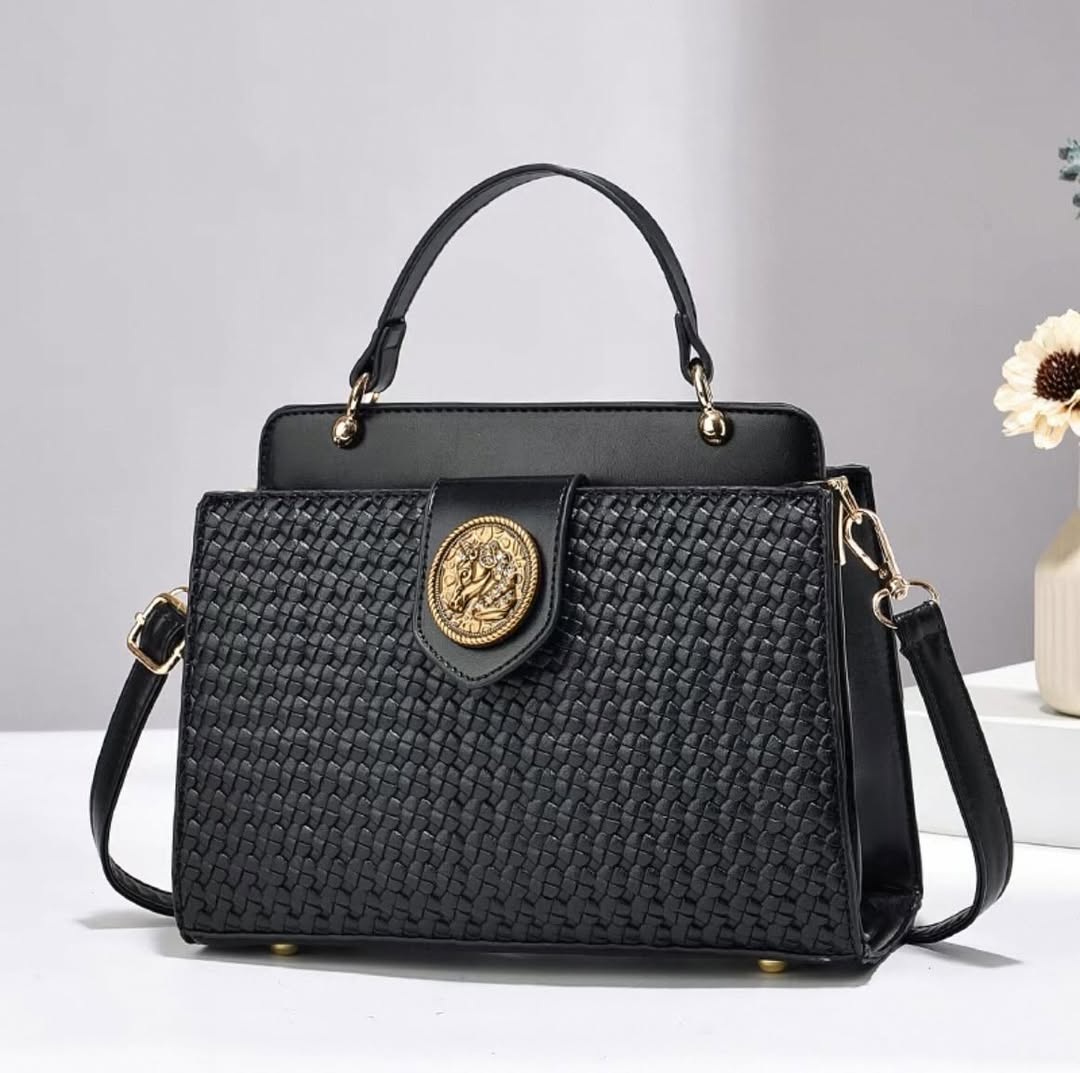 Cartera clásica color negro