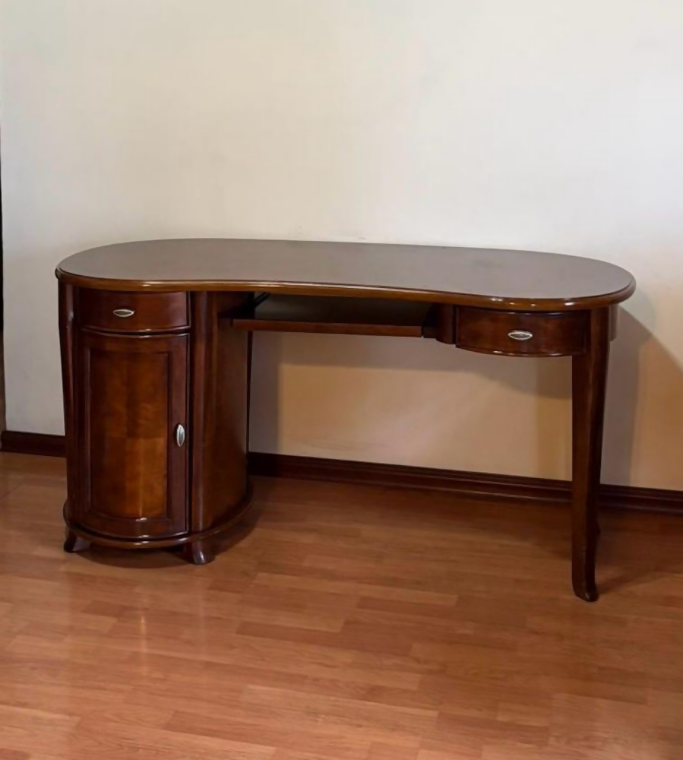 escritorio de madera fina