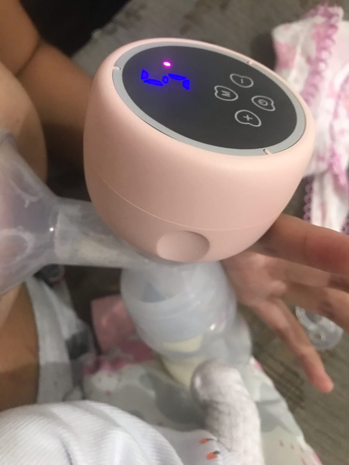Dispositivo Portátil de Apoyo Maternal con Pantalla