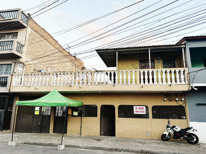 Casa en venta en Colonia Torocagua, Francisco Morazán con apartamentos independientes ideal para inversión o renta