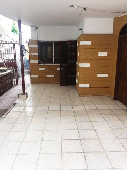 Casa en venta en Colonia Torocagua, Francisco Morazán con apartamentos independientes ideal para inversión o renta