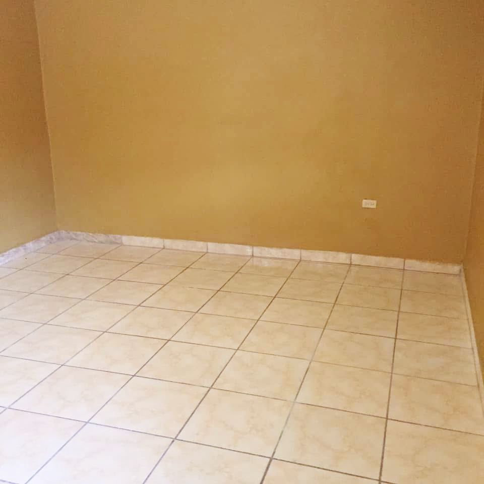 Casa en venta en Colonia Torocagua, Francisco Morazán con apartamentos independientes ideal para inversión o renta