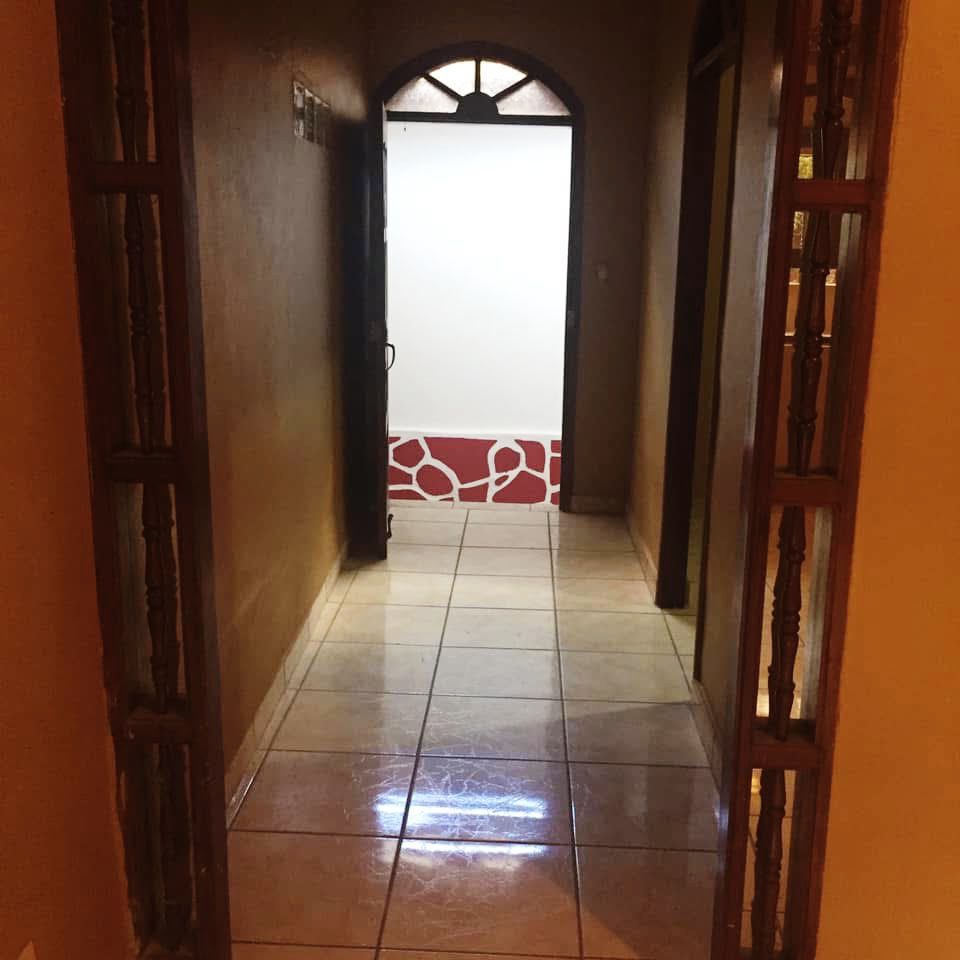 Casa en venta en Colonia Torocagua, Francisco Morazán con apartamentos independientes ideal para inversión o renta