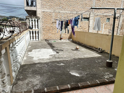 Casa en venta en Colonia Torocagua, Francisco Morazán con apartamentos independientes ideal para inversión o renta