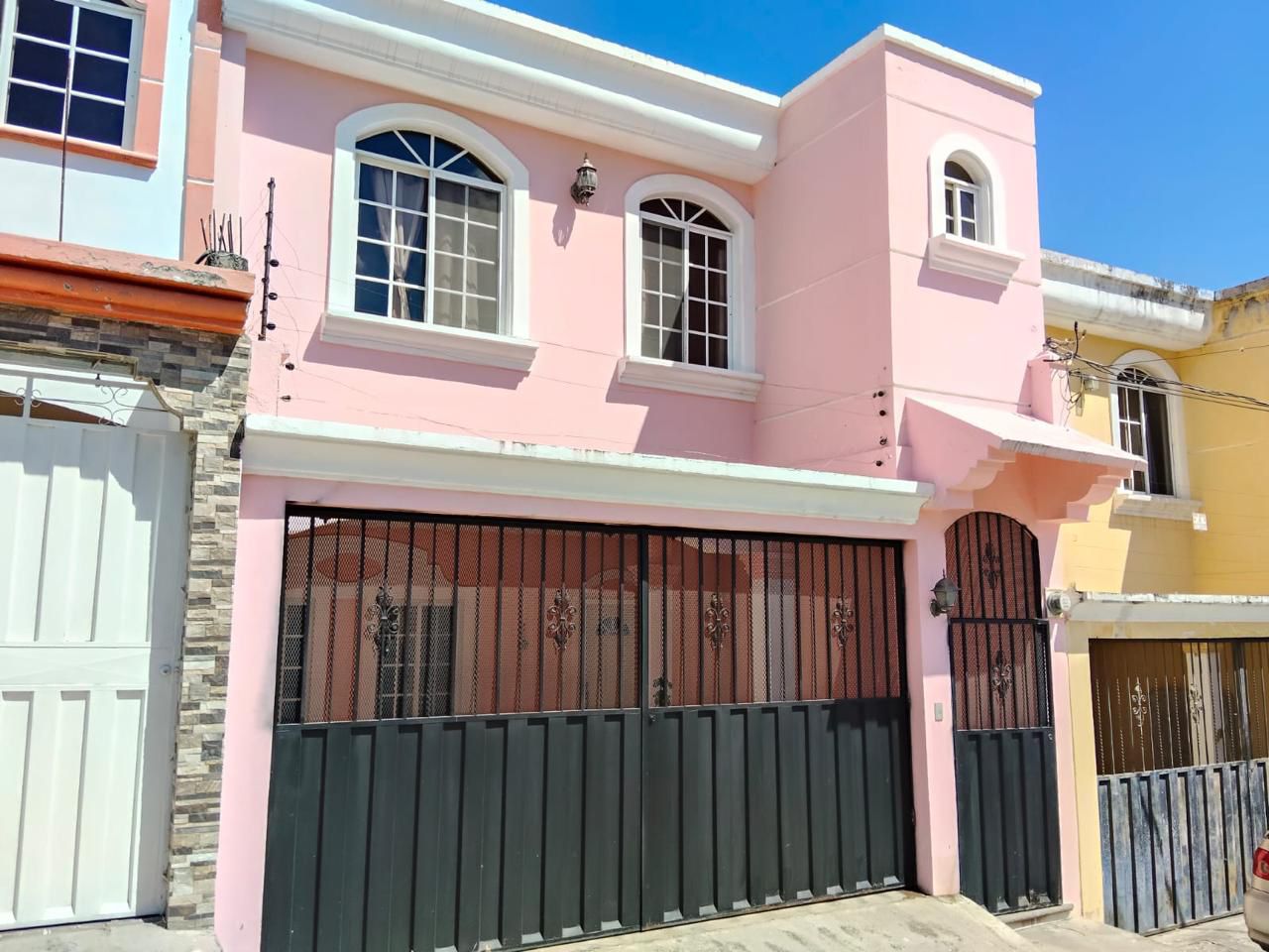 Casa en venta en Residencial Cascadas, Francisco Morazán de 3 habitaciones en circuito cerrado con garaje para 2 vehículos