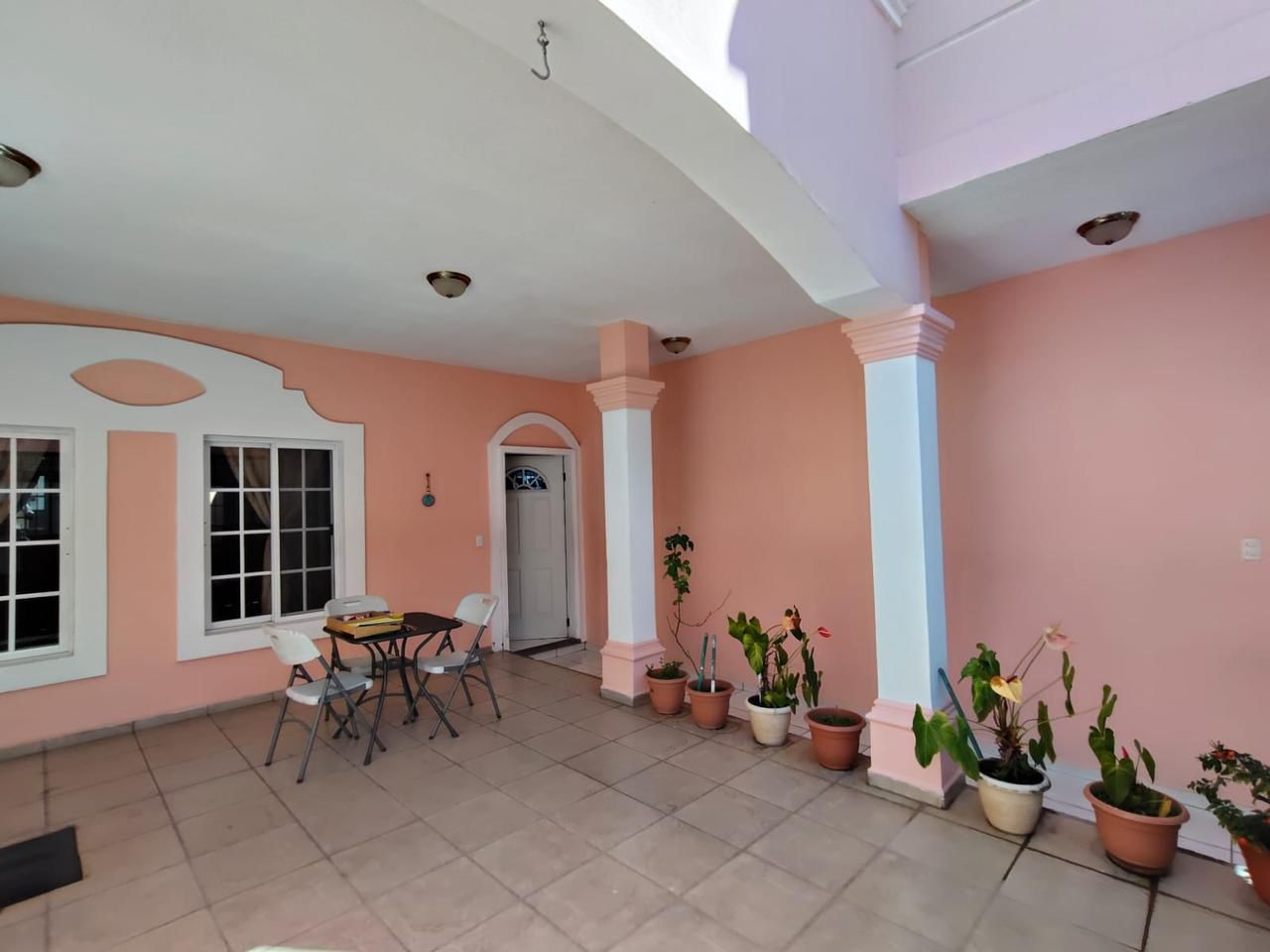 Casa en venta en Residencial Cascadas, Francisco Morazán de 3 habitaciones en circuito cerrado con garaje para 2 vehículos