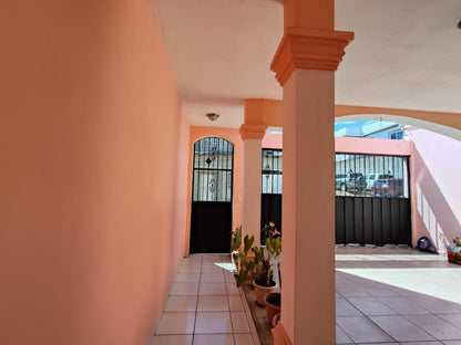Casa en venta en Residencial Cascadas, Francisco Morazán de 3 habitaciones en circuito cerrado con garaje para 2 vehículos