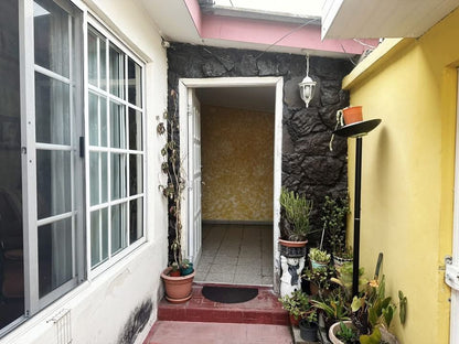 Casa en venta en Cerro Grande zona 4, Francisco Morazán de 4 habitaciones con estacionamiento para 3 vehículos y cisterna