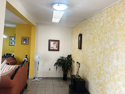 Casa en venta en Cerro Grande zona 4, Francisco Morazán de 4 habitaciones con estacionamiento para 3 vehículos y cisterna