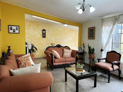 Casa en venta en Cerro Grande zona 4, Francisco Morazán de 4 habitaciones con estacionamiento para 3 vehículos y cisterna