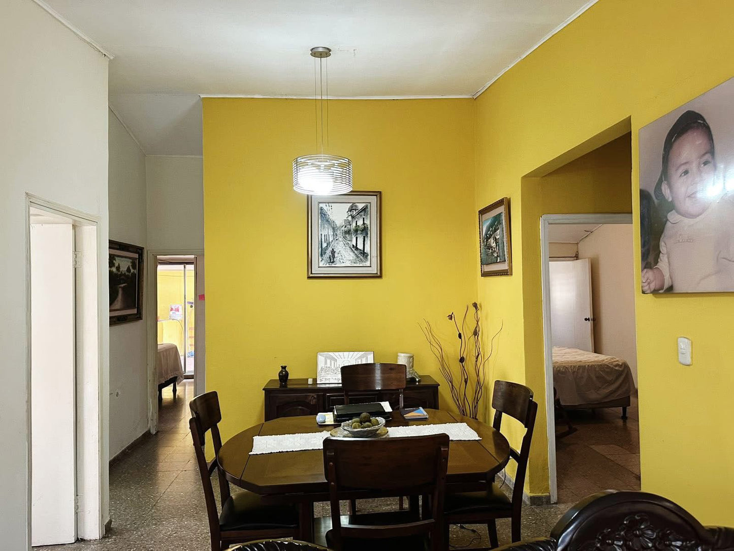 Casa en venta en Cerro Grande zona 4, Francisco Morazán de 4 habitaciones con estacionamiento para 3 vehículos y cisterna