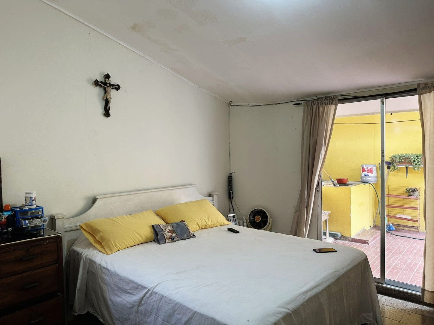 Casa en venta en Cerro Grande zona 4, Francisco Morazán de 4 habitaciones con estacionamiento para 3 vehículos y cisterna