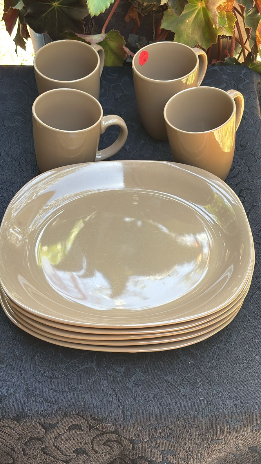 Set de vajilla 5 platos + 4 tazas beige
