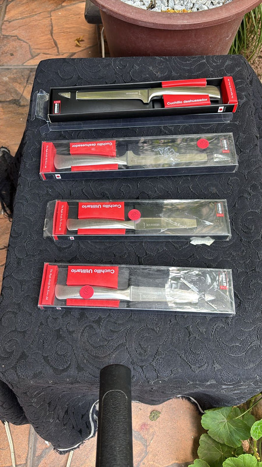 Cuchillos de cocina nuevos